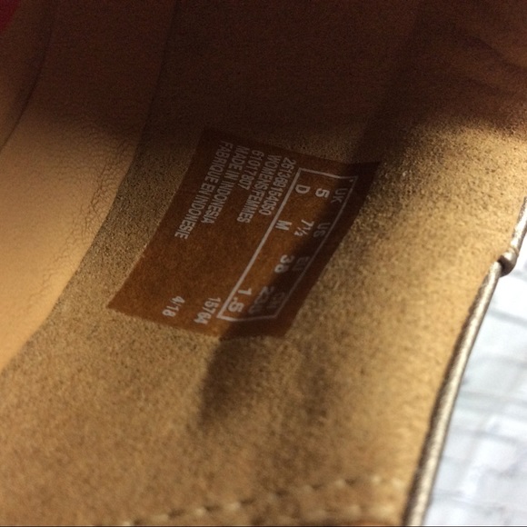 Unstructured by Clarks Metallic Flats, Size 7.5 - Picture 8 of 8